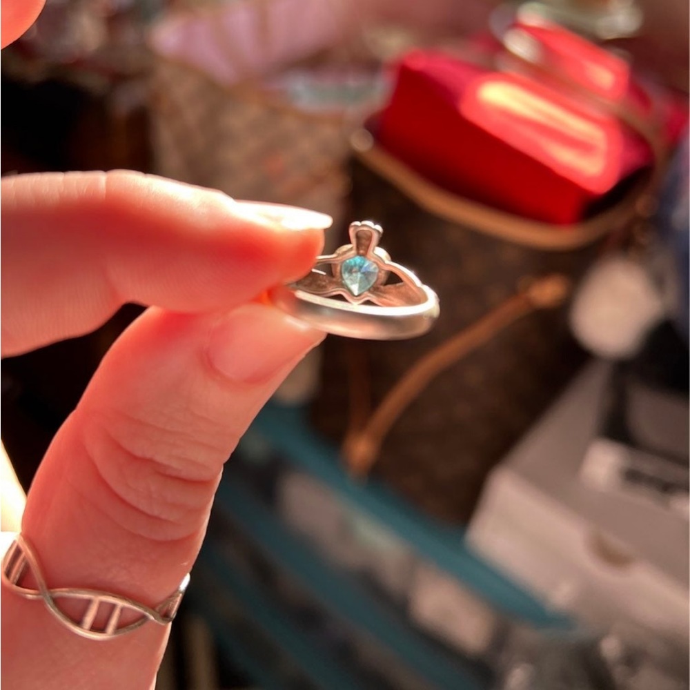 Claddagh ring - Picture 2 of 5
